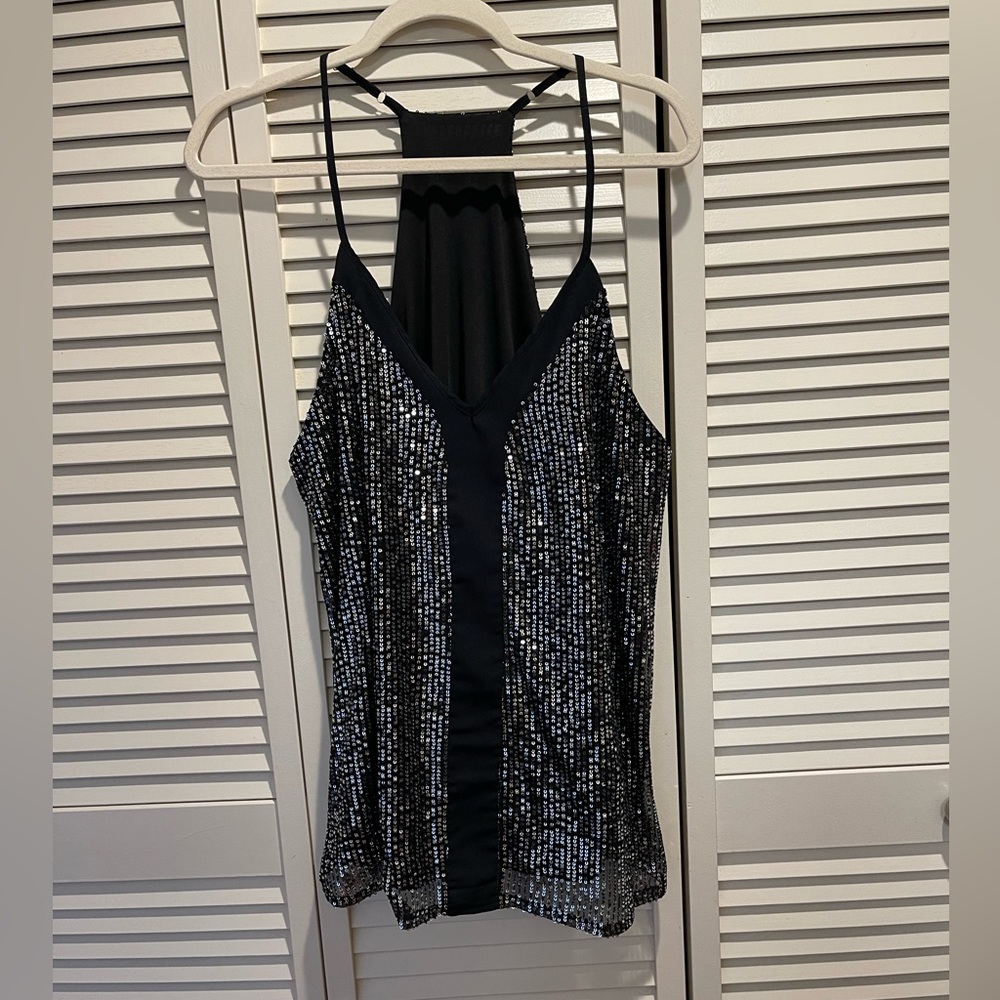 Shawhuwa Women's Fashion V Neck Sequin Strappy Flowy Tank - Picture 2 of 10